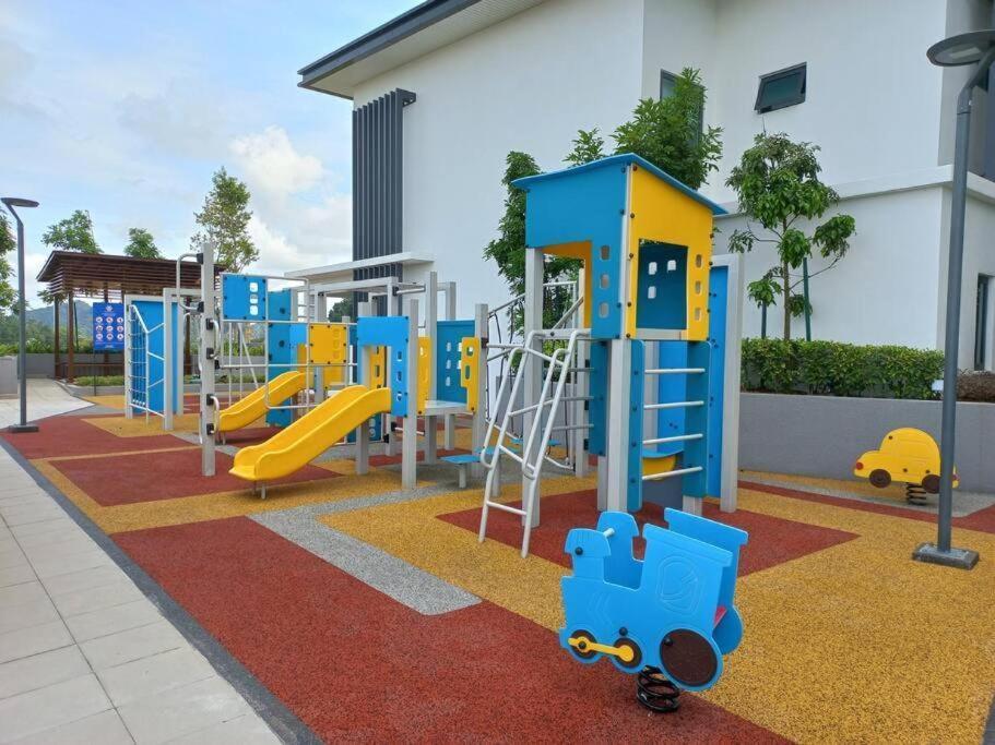 Ipoh Sunway Onsen Suites And Tambun Guesthouse , 3-14Pax 2Parking By Iwh Exterior foto