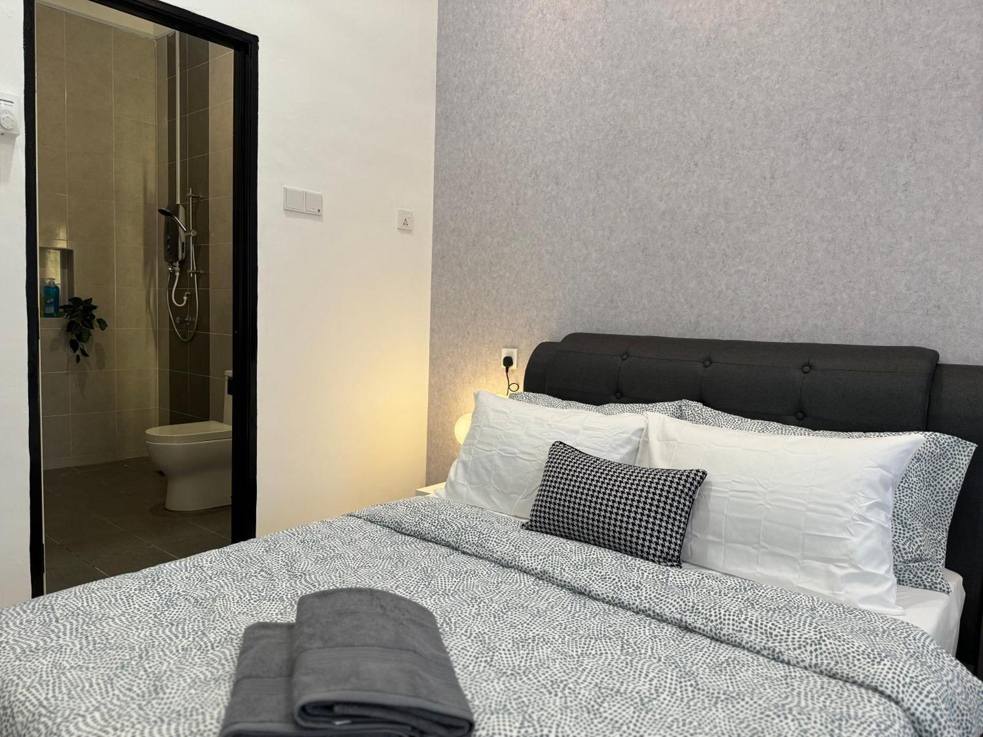 Ipoh Sunway Onsen Suites And Tambun Guesthouse , 3-14Pax 2Parking By Iwh Habitación foto